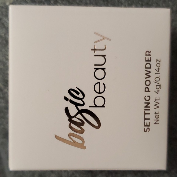 Basic Beauty Setting Powder - Picture 2 of 2